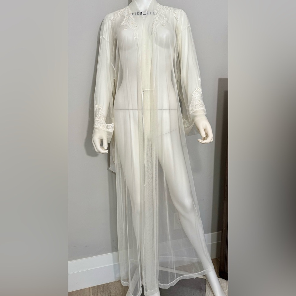 XS/S VS RARE Vintage Embroidered white sequins appliqué long Bridal kimono Robe